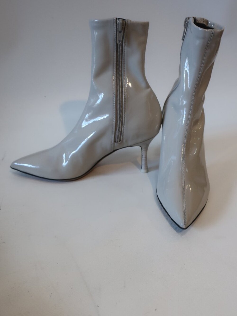 NWOB Women Rag & Bone Brea Oyster Grey Faux Patent Leather PU Zip Bootie 37/US 7